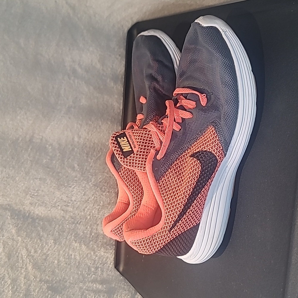 Nike Revolution 3 Shoe